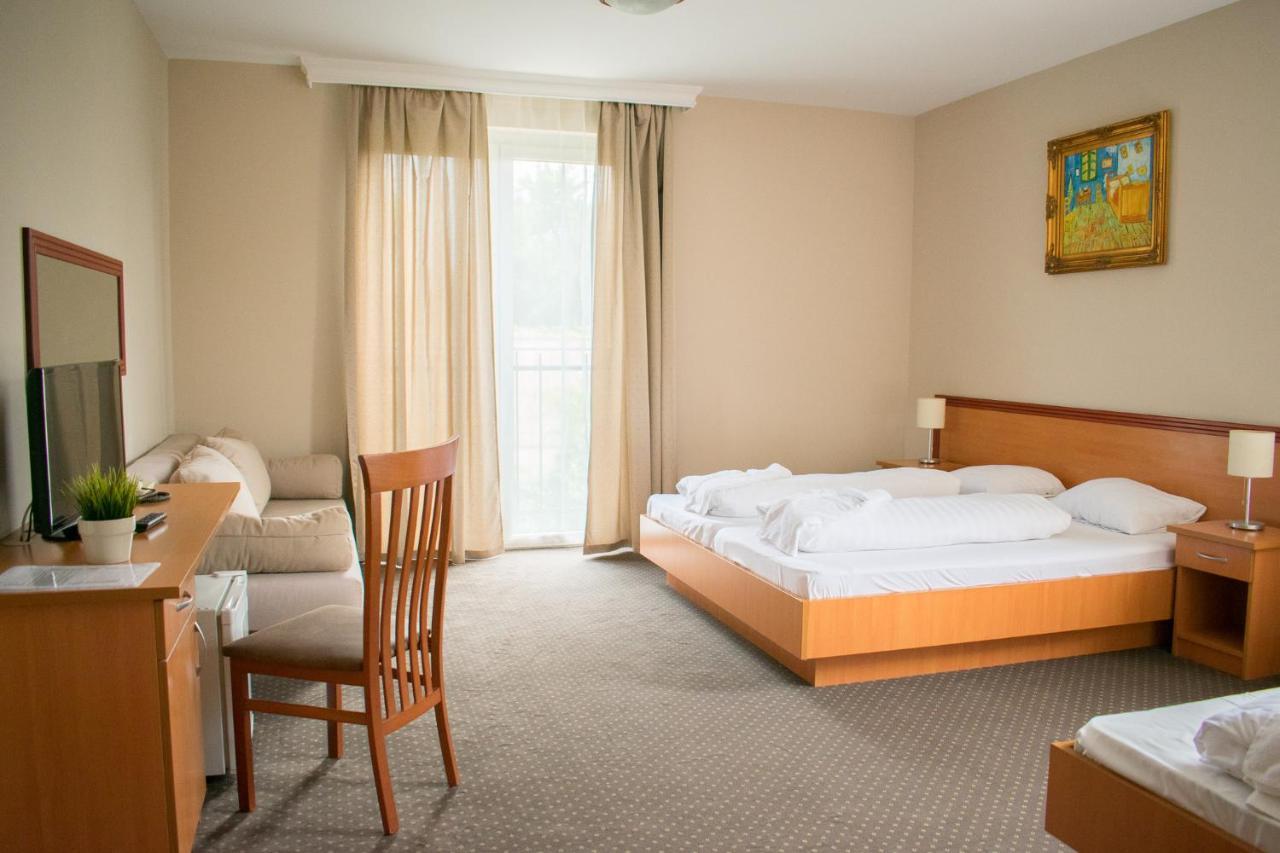P4W Hotel Residence سزومباثيلي المظهر الخارجي الصورة