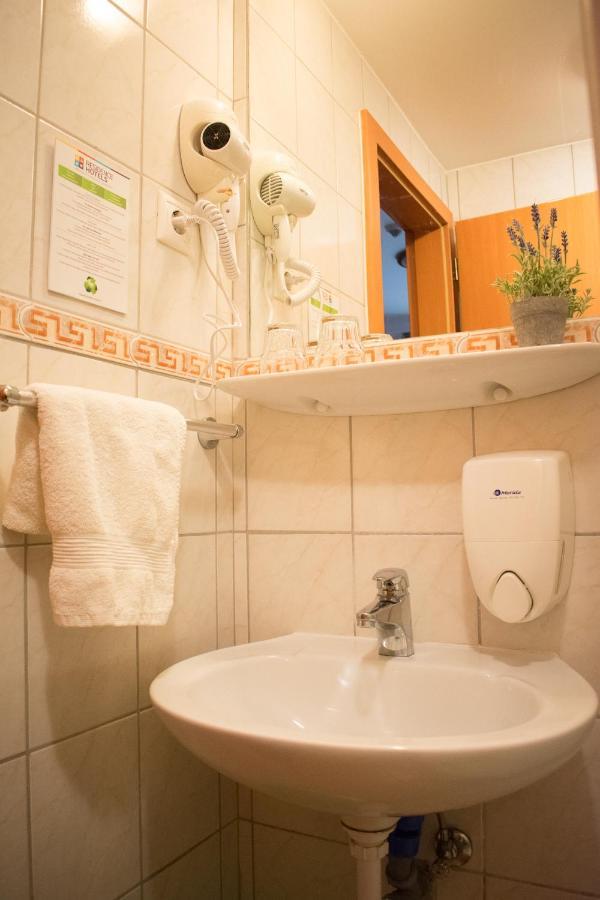 P4W Hotel Residence سزومباثيلي المظهر الخارجي الصورة