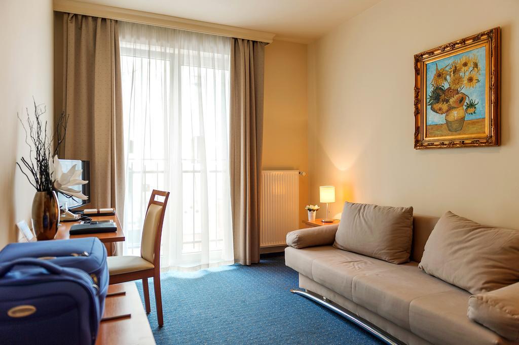 P4W Hotel Residence سزومباثيلي المظهر الخارجي الصورة